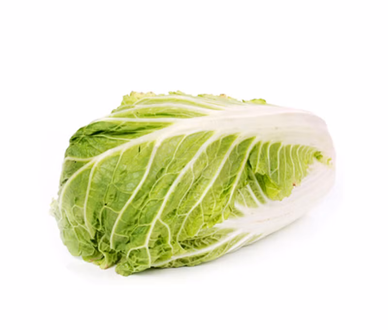 2. Canh cải nấu cá viên. Nguyên liệu: Cá viên, bắp cải thảo, cà rốt, hạt nêm, muối, hành lá, tiêu. Cải rửa sạch cắt miếng vừa ăn. Cà rốt gọt vỏ cắt miếng vừa. Hành rửa sạch cắt nhỏ. Ảnh: michimart.vn.