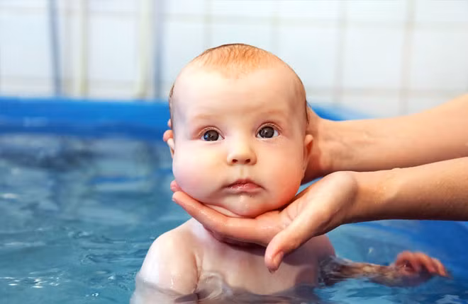 3. Sặc nước. Đây cũng là một tai nạn khiến cho trẻ có tâm lý sợ hãi, sợ nước và những thứ liên quan tới nước. Ảnh: alobacsi.com.