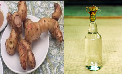 Một cách khác để chữa lang ben với riềng là bạn lấy củ riềng giã nát rồi vắt nước cốt chanh vào, đun nóng. Khi sử dụng, bạn lấy bông y tế hay miếng vải sạch mềm thấm dung dịch thuốc rồi bôi đều lên vùng da bị tổn thương 2 lần/ngày. Bạn chỉ cần kiên trì thực hiện trong khoảng một tuần sẽ có hiệu quả. Ảnh: trangtinnamtannhang.com. (Thông tin trong bài chỉ mang tính chất tham khảo, trước khi sử dụng bài thuốc, vui lòng hỏi ý kiến bác sĩ).