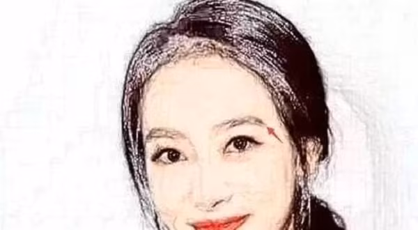 Lông mày thanh tú. Người phụ nữ có nét lông mày tươi, mịn, sợi dài bóng bẩy và đen được coi là người có công danh thành đạt. Đường chân mày thanh, rõ nét thường có sự khởi sắc về tài vận. Nếu người phụ nữ này được dìu dắt, giúp đỡ thì sự nghiệp sẽ được lên cao.