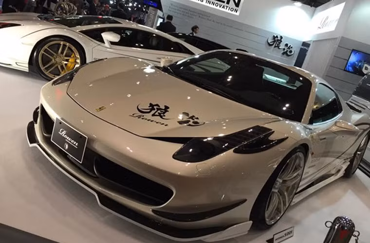 Siêu xe Ferrari 458 Italia qua bàn tay của các thợ độ Rowen.
