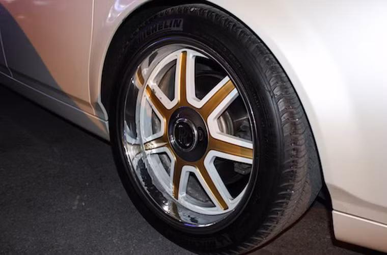 Mâm bánh mạ vàng