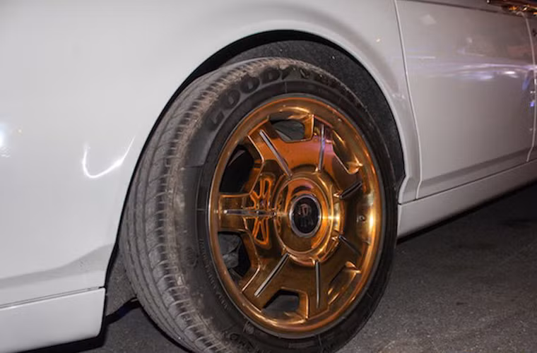 Mâm bánh mạ vàng