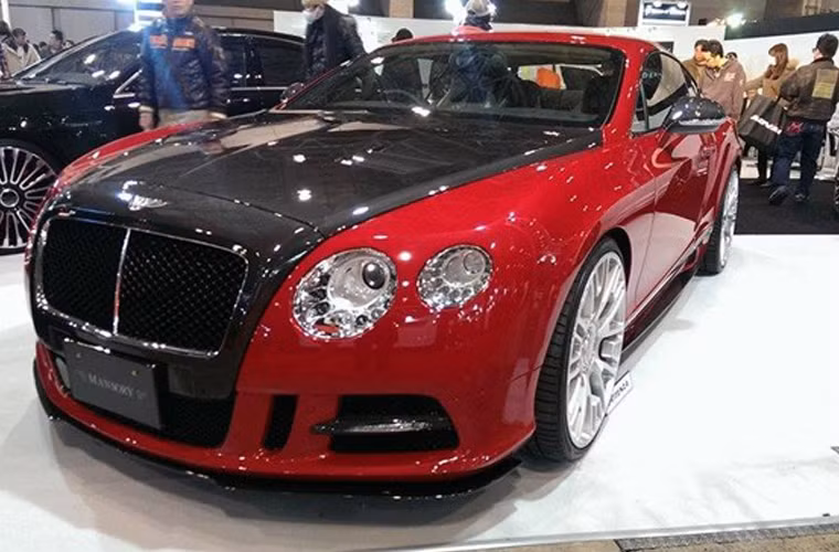 Mẫu coupe Bentley Continental GT với gói độ Mansory.
