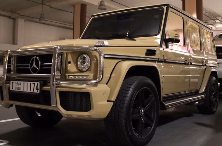 Bên trong cabin, G63 được AMG phát triển theo cách riêng, đặc trung của mình.