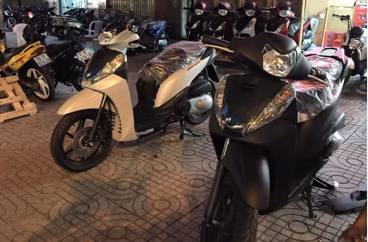 Can canh “dap thung” SH 300i doi 2014-Hinh-3