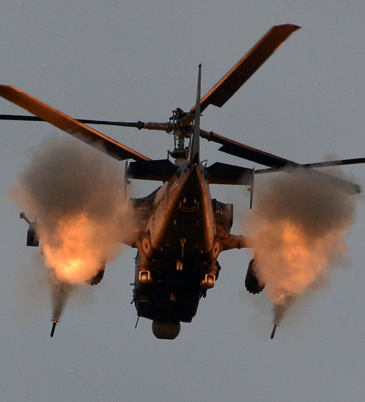 Điểm đặc biệt của Ka-52 là sử dụng bộ cánh quạt nâng đồng trục quay ngược chiều nhau để triệt tiêu mô men quay thân máy bay. Vì vậy, mẫu trực thăng này không sử dụng cánh quạt đuôi để điều hướng.