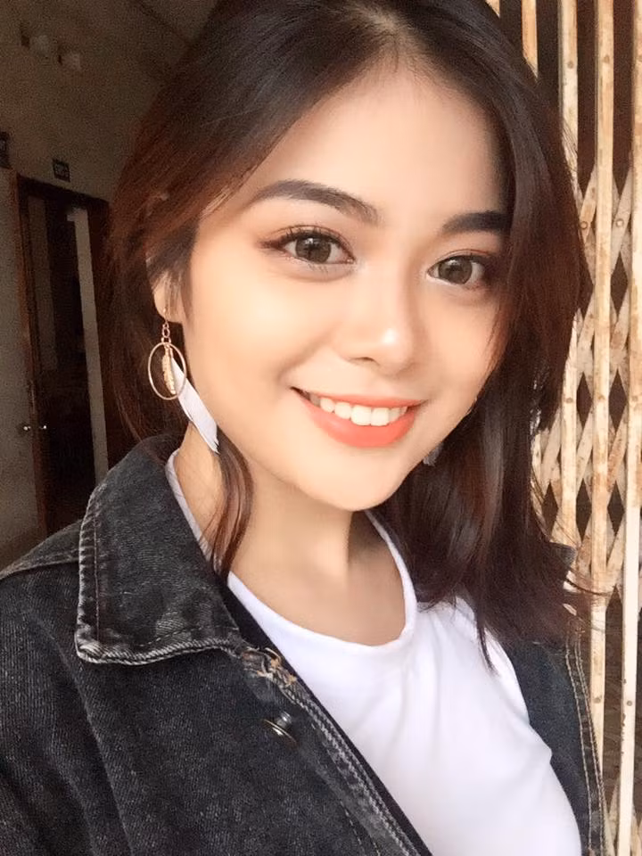 Không còn phải bàn cãi về tài năng và sự thông minh, nhanh nhẹn của Bích Ngọc. Còn về khía cạnh nhan sắc, từ những vòng thi trước, Bích Ngọc đã luôn để lại nhiều ấn tượng với gương mặt đậm chất phụ nữ truyền thống. Không có những nét đẹp thời thượng hay "sang chảnh" như các hot girl nổi tiếng, nhưng Bích Ngọc lại có khuôn mặt toát ra vẻ phúc hậu, ưa nhìn và tạo một cảm giác thân quen đậm chất Việt Nam. Trên fanpage của cuộc thi Charm Of Law, rất nhiều dân mạng đã gửi lời chúc mừng tới Bích Ngọc sau khi cô trở thành Hoa khôi và cho rằng chiến thắng này thực sự xứng đáng, thực sự rất thuyết phục.