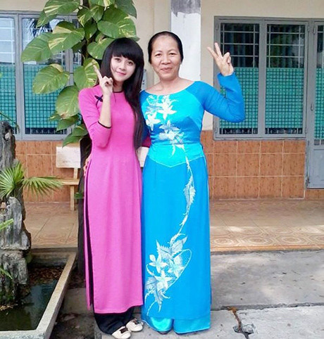 Thay vào những suy nghĩ tiêu cực, cô giáo Phương lại cố gắng tìm cách để cảm hóa những học sinh của mình. Và theo cô giáo quê gốc Bình Phước, để cảm hóa những học sinh cá biệt, không gì tốt và hiệu quả hơn là dùng chính tình cảm, sự bao dung của mình. Cảm thấy những hình phạt không có tác dụng, thậm chí còn khiến các em cá biết chống đối lại, cô giáo Phương tìm cách trò chuyện, tâm sự với các em học sinh, tìm cách để các em hiểu được công việc, nỗi vất vả của bản thân và mong các em cùng hợp tác để có được những tiết học tốt.