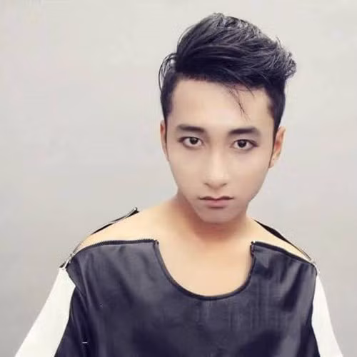 Từ một anh chàng làm nhân viên bảo vệ, sau khi được nhiều dân mạng biết đến, Võ Viễn Thiện bất ngờ xuất hiện ở một số sự kiện, cuộc vui của giới trẻ và đem đến một số tiết mục ca nhạc. Một điều đặc biệt là Viễn Thiện không phủ nhận việc mình bắt chước Sơn Tùng MTP bởi đơn giản cậu thần tượng ca sĩ này. Thiện thường hát nhạc của Sơn Tùng, ăn mặc giống Sơn Tùng, thậm chí còn tập tành những cử chỉ, hành động rất giống với chàng ca sĩ quê gốc Thái Bình. Điều này đã khiến các Sky (tên cộng đồng fan của Sơn Tùng MTP) rất khó chịu, bức xúc.