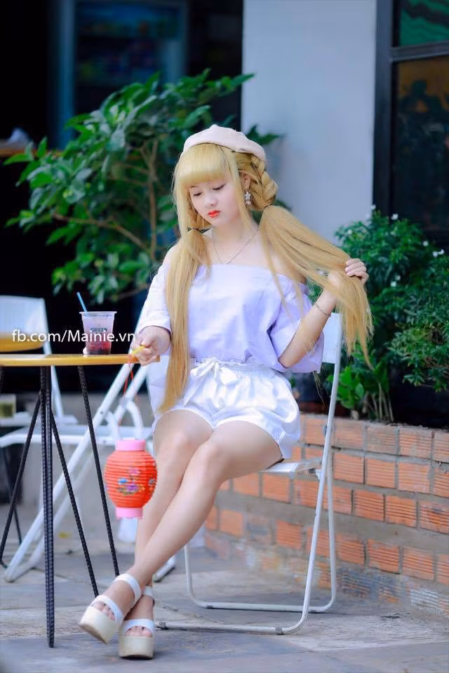 Hiện tại Trần Tuyết Mai đã có đến hơn 600 nghìn người theo dõi trên Facebook và con số này chắc chắn sẽ không ngừng tăng trong thời gian tới. Đang sinh sống ở TP HCM, làm công việc kinh doanh online song song với nghề mẫu ảnh nên cô nàng búp bê này cũng có một nguồn thu nhập rất ổn định.