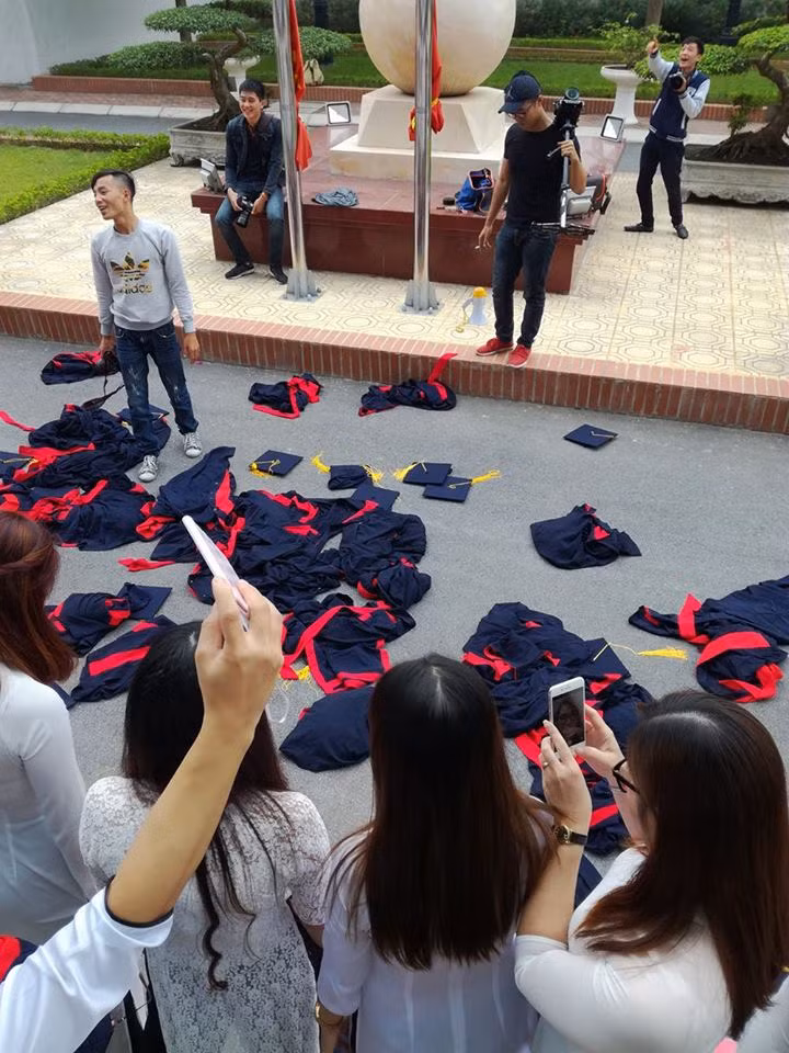 Hau truong kinh hoang it biet sau nhung buc anh ky yeu