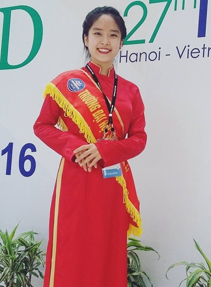Mới đây, cuộc thi "Học sinh - Sinh viên thanh lịch 2016" diễn ra ở Hà Nội đã tìm ra gương mặt giành giải Nhất. Đến từ trường Đại học Sư phạm Hà Nội, từ khi mới tham gia cuộc thi, Phan Hà Ngọc Anh, sinh năm 1996 đã gây nhiều ấn tượng mạnh với ban giám khảo và đông đảo bạn trẻ theo dõi cuộc thi. Giành chiến thắng một cách rất thuyết phục, Ngọc Anh cũng trở thành gương mặt nổi bật, được xuất hiện trên khá nhiều trang báo, trang tin tức giới trẻ.