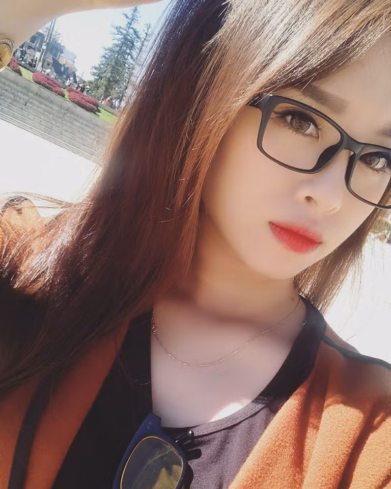 Tiết lộ với một trang tin về phụ nữ, Hà My cho rằng nếu có cơ hội đến dự, xuất hiện trong đám cưới của người yêu cũ cô vẫn sẽ lựa chọn cách làm cho mình thật xinh đẹp, rạng rỡ, sẽ mặc những bộ đồ đẹp nhất và chuẩn bị một tâm lý thoải mái, tự nhiên nhất. Bởi cô gái trẻ tuổi luôn đề cao sự tôn trọng của mình đối với "chuyện cũ - người cũ" và ngược lại, cô mong muốn bằng vẻ ngoài tự tin, không lấn cấn về những gì đã qua của mình cô cũng có thể nhận được sự tôn trọng từ những người khác.