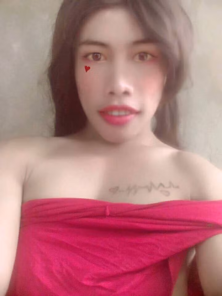 Những suy đoán về việc Tùng Sơn lại tiếp tục tung ra chiêu trò hoàn toàn là có lý bởi hiện tại mỗi lượt like, mỗi một người theo dõi trên fanpage của Tùng Sơn có thể tạo ra lợi nhuận cho bản thân công chúa thủy tề và những người đứng sau.