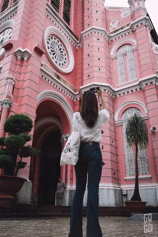 Với những bức ảnh tuyệt đẹp và cách mô tả, cảm nhận như vậy, không khó để album ảnh du lịch Việt Nam của Go Went Go hút số lượng like khổng lồ trên Facebook. Điểm đặc biệt của album ảnh này là nó có đến hơn 16 nghìn lượt thích, vượt xa so với số lượng gần 7 nghìn lượt trong bộ ảnh du lịch Hàn Quốc của Go Went Go. Điều này phần nào chứng minh được sức hút từ Việt Nam cũng như ấn tượng tốt đẹp của các tín đồ mê du lịch quốc tế đối với VN.