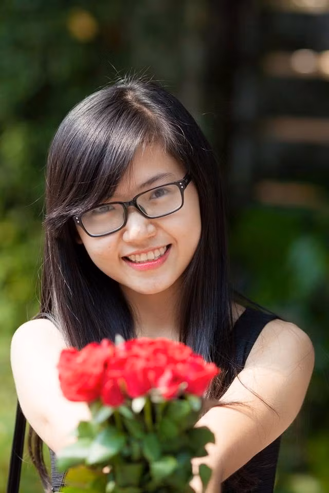 Tuy vấp phải nhiều khó khăn nhưng chắc chắn những gì vừa xảy ra cũng không ảnh hưởng nhiều đến con người, tính cách năng động vốn có của Yến Anh. Sau những ồn ào, cô bạn vẫn là một nữ sinh được nhiều người quý mến bởi tính tình dễ mến và ngoại hình xinh xắn, dễ thương. Ảnh trong bài: Facebook nhân vật.