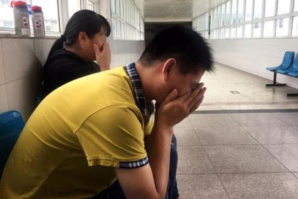 Mẹ ôm con 5 tháng nhảy lầu, quản lý tòa nhà "có tội" vì lý do không ngờ Me om con 5 thang nhay lau, quan ly toa nha