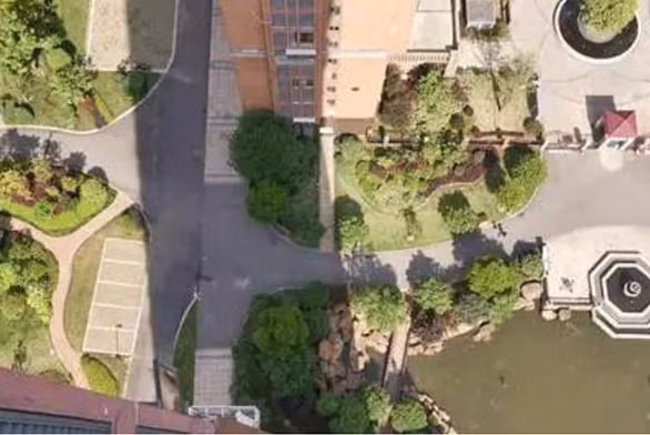 Me om con 5 thang nhay lau, quan ly toa nha 