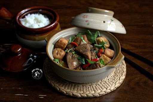 Mít đang vào mùa, bạn có thể nấu món mít non kho tộ vị bùi bùi, béo béo, hương vị mặn mà ăn cùng cơm trắng nóng hổi sẽ vô cùng thích hợp. Ảnh: googleusercontent.