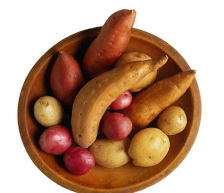 Nếu ăn cua chung với khoai tây và khoai lang có thể kết sỏi, gây sỏi thận. Ảnh: googleusercontent.