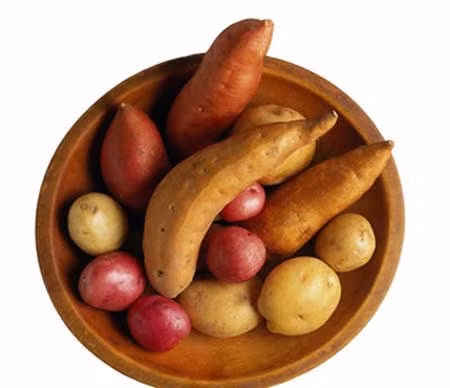 Nếu ăn cua chung với khoai tây và khoai lang có thể kết sỏi, gây sỏi thận. Ảnh: googleusercontent.