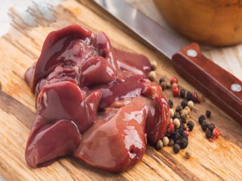  Gan lợn là món ăn chứa nhiều vitamin A và chất sắt có tác dụng phòng chống thiếu máu rất tốt. Ảnh: plo.