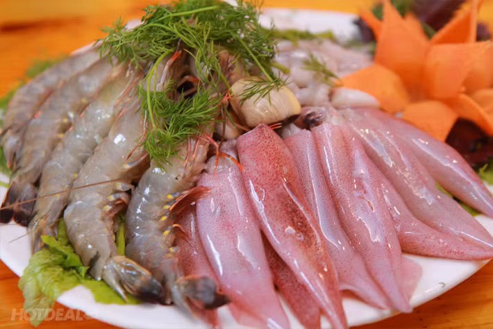 Khi chế biến, các loại hải sản này cũng sẽ không có độ ngọt, thơm tự nhiên mà mềm, nhũn, thậm chí có mùi hôi…Ảnh: hotdeal.