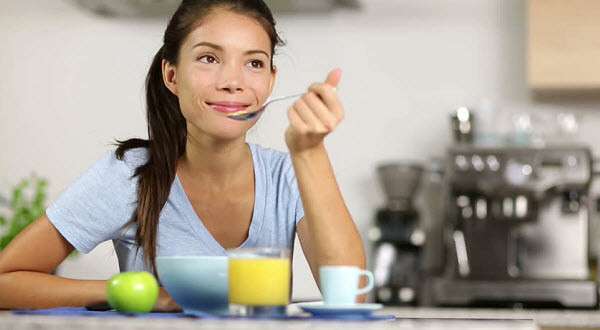 Thường xuyên thay đổi món ăn trong thực đơn nhưng vẫn đảm bảo đủ chất dinh dưỡng sẽ giúp kích thích cảm giác ngon miệng và sẽ ăn được nhiều hơn. Ảnh: wordpress.