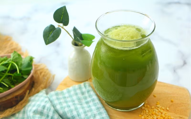 Đặc biệt, rau má còn phản ứng với một số loại thuốc khác như barbiturate, thuốc chống trầm cảm, co giật, thuốc ngủ… gây hại cơ thể. Ảnh: cooky.