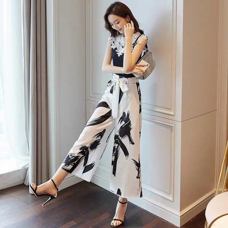 Những chiếc quần ống rộng giúp bạn tha thướt lại năng động và phong cách.