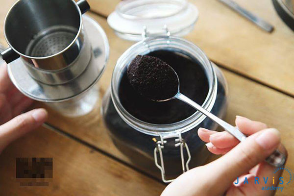 Cà phê được cho là giúp giảm tỉ lệ ung thư và trầm cảm, bảo vệ chống lại stress và tổn thương DNA, hơn nữa còn giúp tăng sự tỉnh táo và tập trung. Ảnh: jarvis.