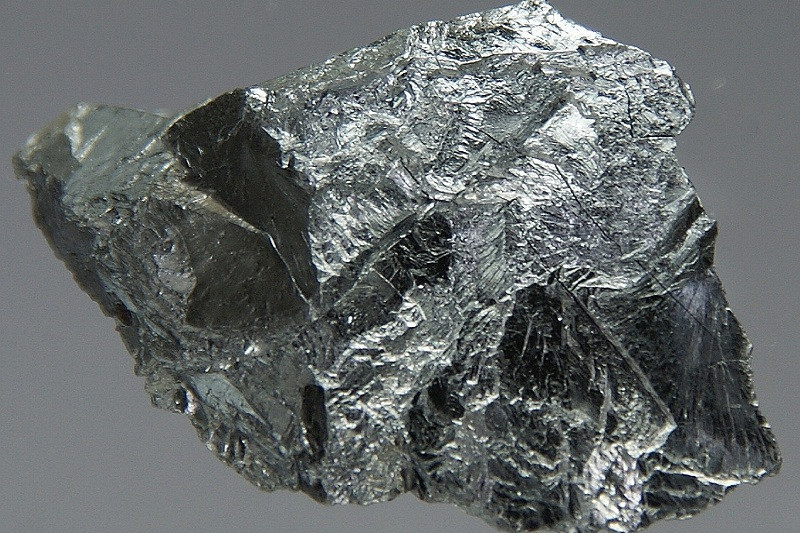 Một kim loại nặng khác nữa có trong nguồn nước là crom. Ảnh: phukienduongong.