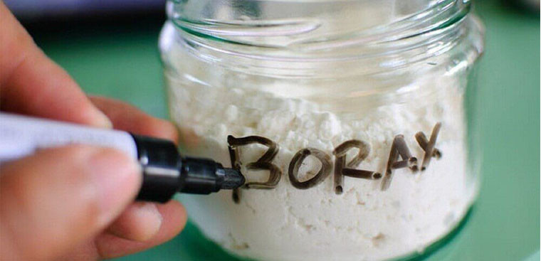 Hàn the, tên hóa dược là borax, được tìm thấy trong giò sống, chả lụa, mì sợi, bánh giò, phu thê, da lợn, bánh đúc...Ảnh: tgdd.