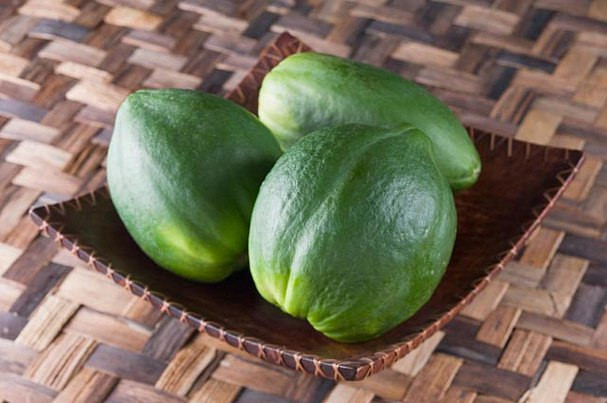 Đu đủ xanh còn giúp cải thiện việc tiết sữa ở những bà mẹ mới sinh con. Ảnh: cooky.