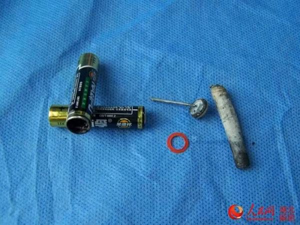 Tre thung mieng vi thu nha nao cung co, cha me can canh giac-Hinh-2