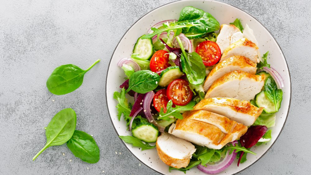 Rau cải bó xôi còn chứa nhiều magiê - khoáng chất giữ cho lượng đường trong máu được điều chỉnh, rất cần để giảm nguy cơ mắc bệnh tiểu đường.