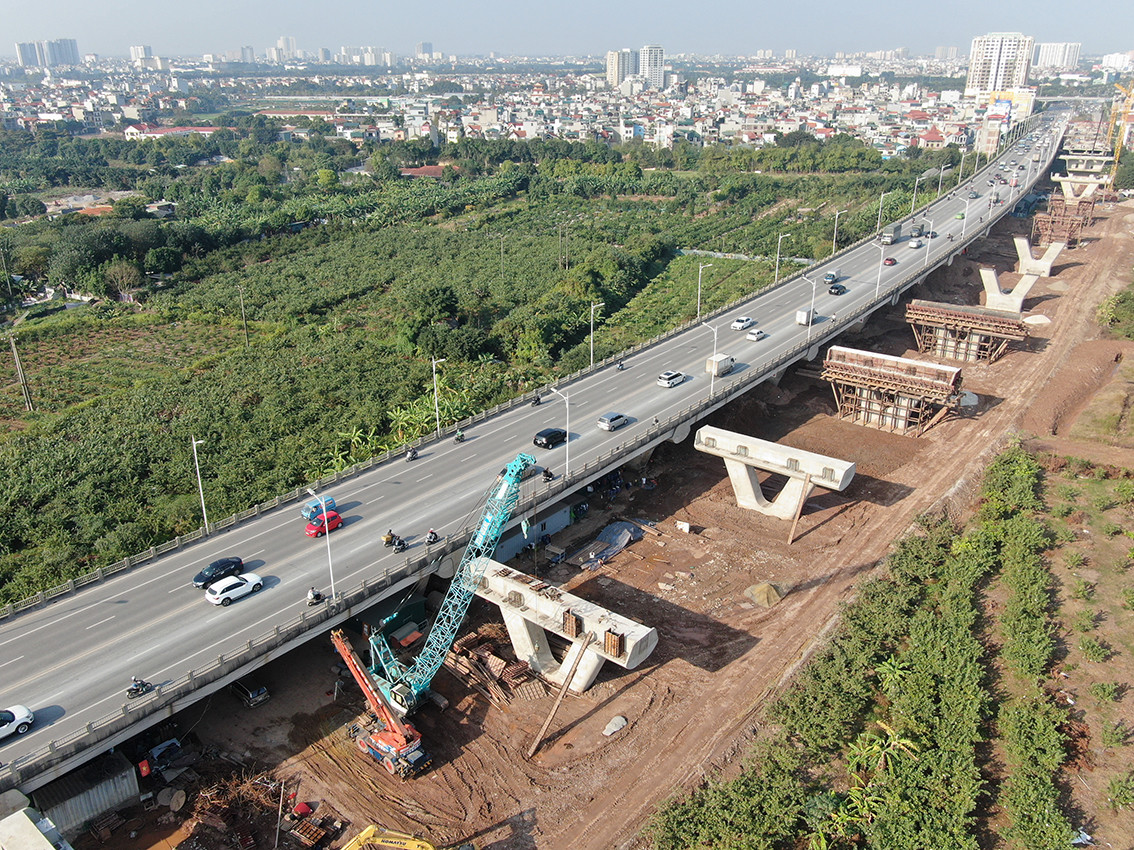 Phần trụ cầu trong đất liền đã thi công xong.