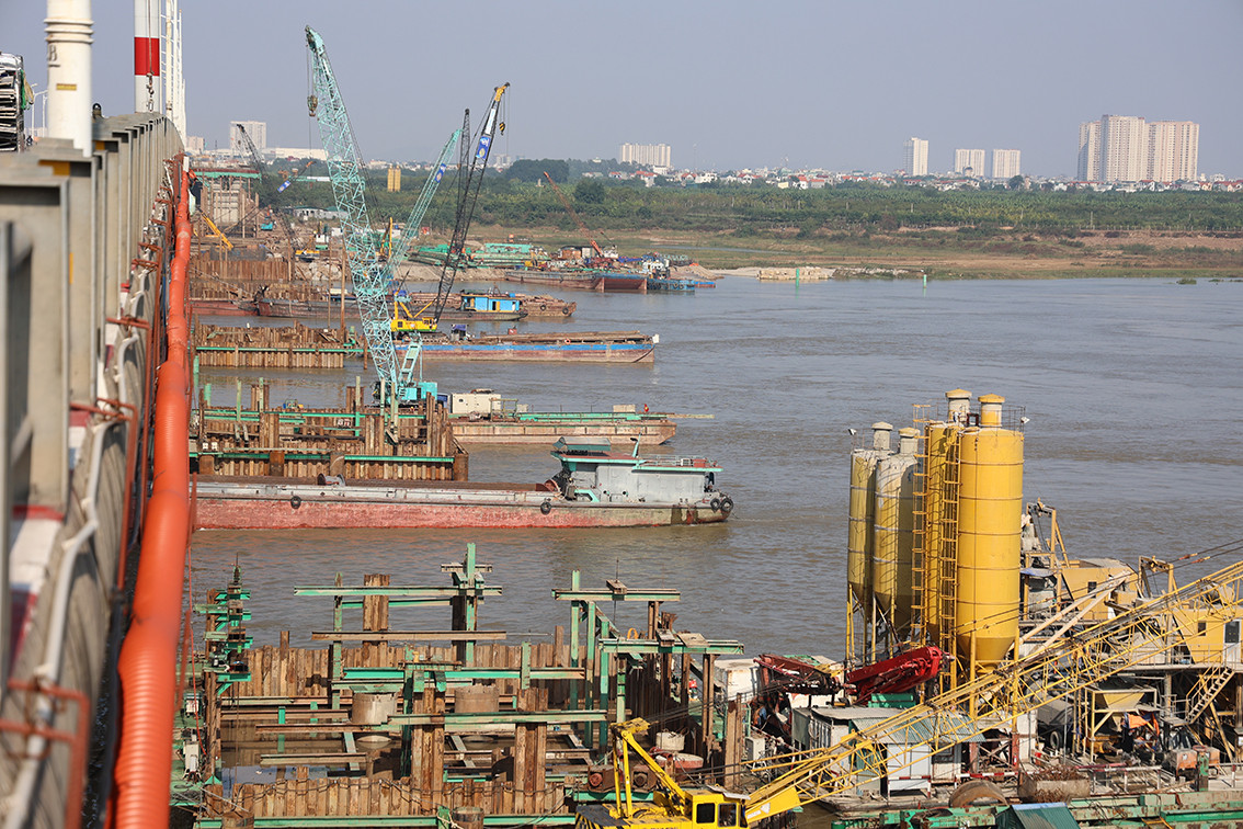 “Lo dien” cau Vinh Tuy 2 sau dung 1 nam thi cong