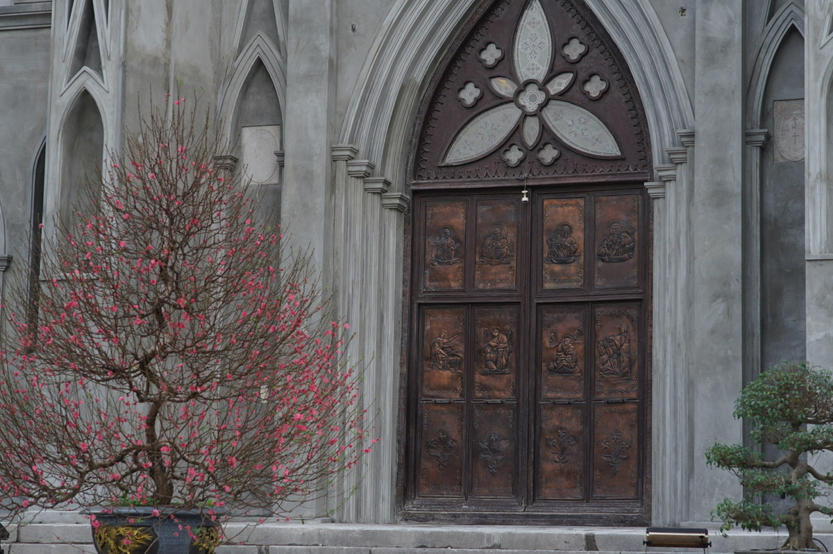 Toàn bộ thiết kế của Nhà Thờ Lớn vẫn được giữ nguyên, chỉ sơn mới phần tường.