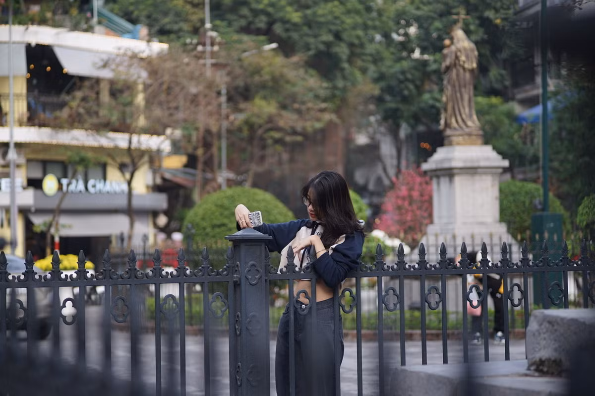 Mặc dù việc tu sửa chưa chính thức hoàn thiện nhưng nhiều người lo ngại lại thêm một địa điểm nổi tiếng của Hà Nội mất đi nét đẹp cổ kính vốn có.