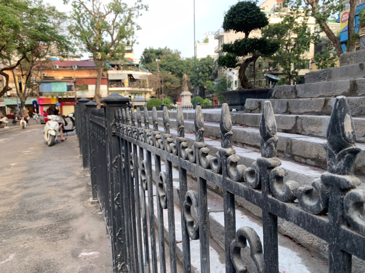 Được biết, toàn bộ Nhà Thờ Lớn sẽ được sơn màu xám sau khi phủ lớp vữa.