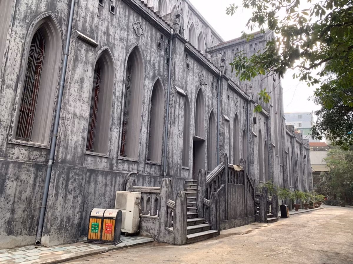 Nhiều người không khỏi bất ngờ khi màu tường cũ không còn.