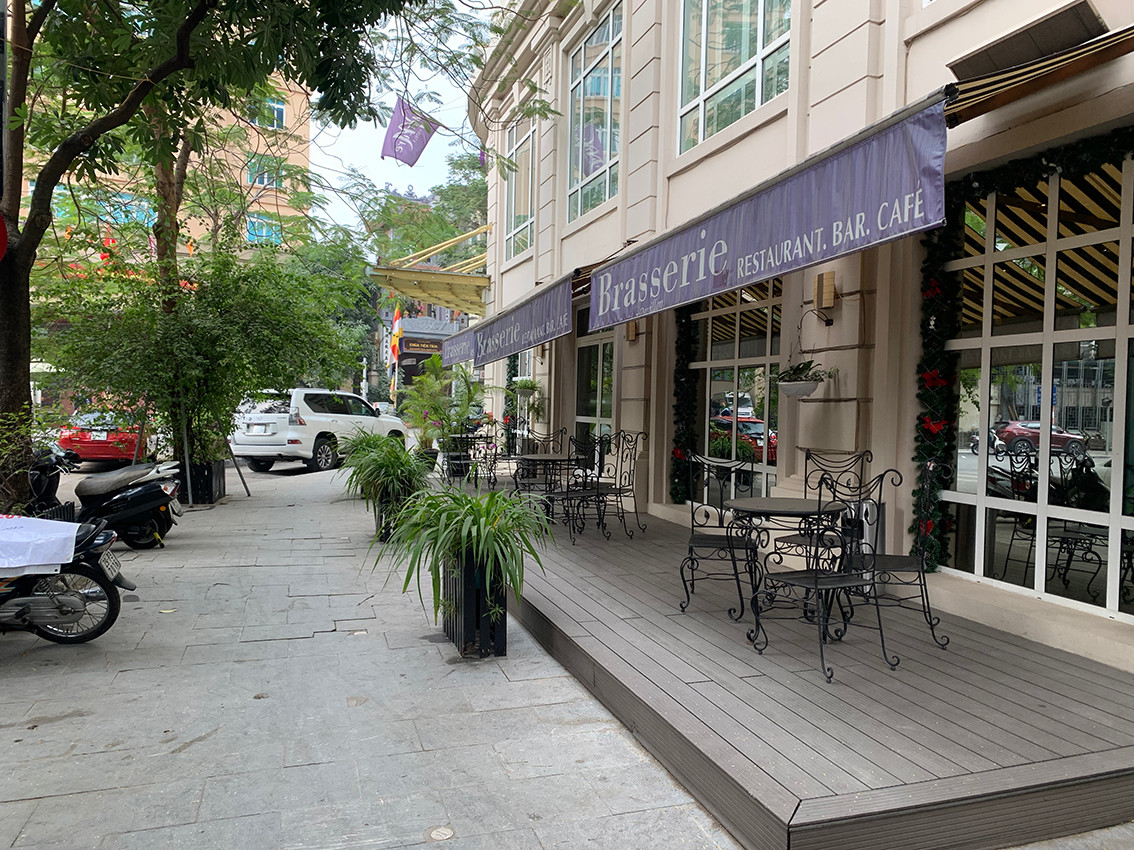 Phần vỉa hè này sẽ được cho Cty Cổ phần Prodigy Pacific Việt Nam sử dụng tạm thời với chiều rộng 2m.