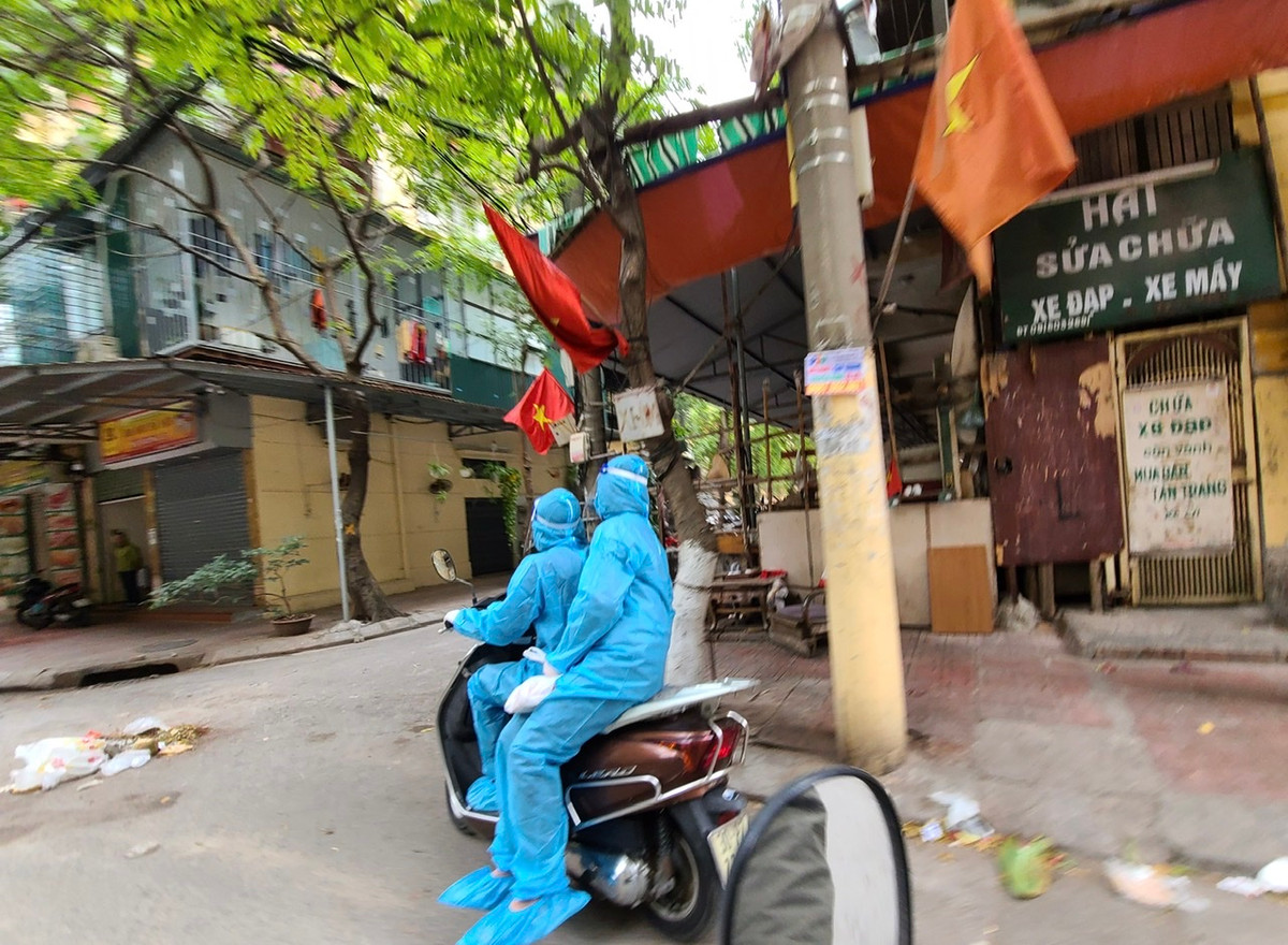 Tại UBND phường Vĩnh Phúc (quận Ba Đình, Hà Nội), Trạm Y tế được thiết lập với nòng cốt là Hội Phụ nữ phường.