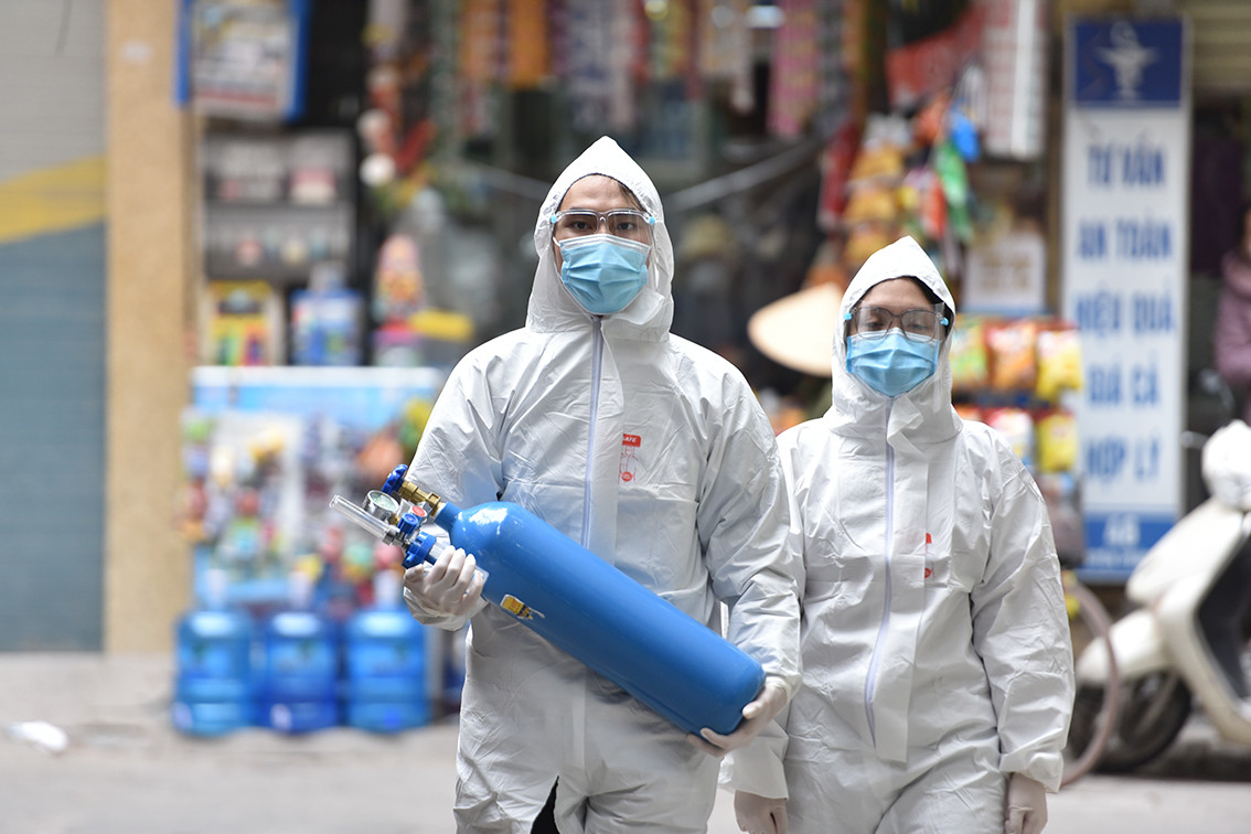 Được biết, Thành đoàn Hà Nội bước đầu sẽ hỗ trợ các trạm y tế lưu động cơ sở hệ thống kỹ thuật viên, tình nguyên viên nhằm đảm bảo an toàn cho người bệnh khi sử dụng bình oxy.