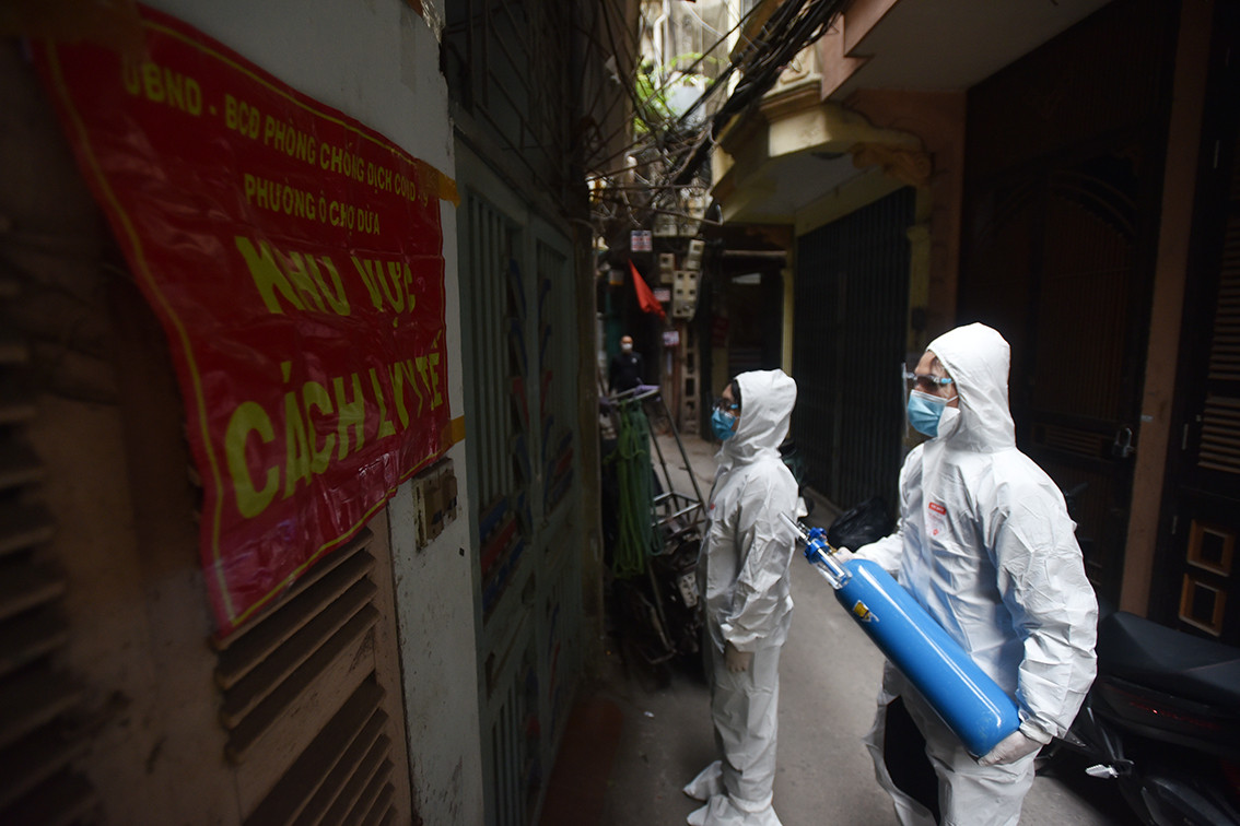 Anh Nguyễn Đức Tiến - Phó Bí thư Thành đoàn Hà Nội cho biết, tính đến ngày 25/12, hệ thống ATM oxy đã có 1.000 bình loại 8 lít, 200 bình loại 40 lít, 800 đồng hồ đo, 30 máy oxy loại 7 lít cùng nhiều thiết bị hỗ trợ khác.