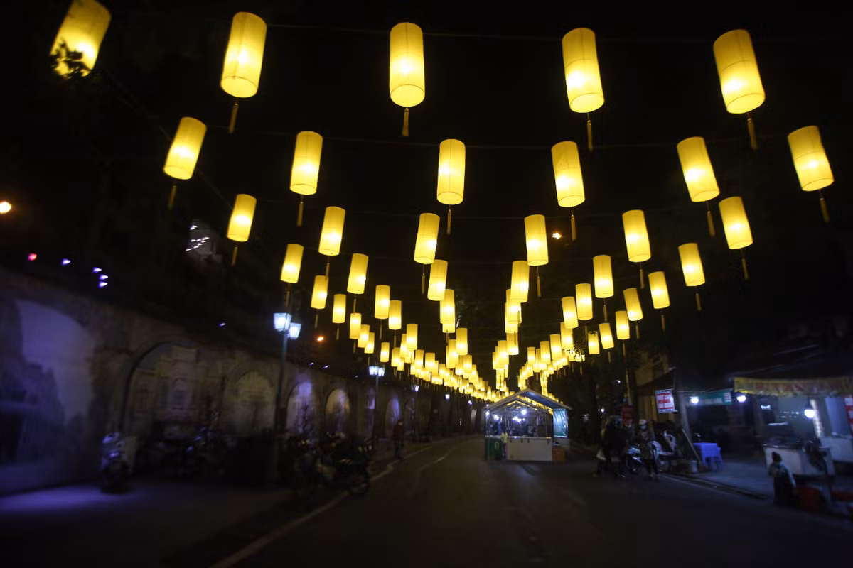 Đây là tuyến phố thu hút rất nhiều bạn trẻ tới check-in khi dịch bệnh COVID-19 chưa bùng phát.