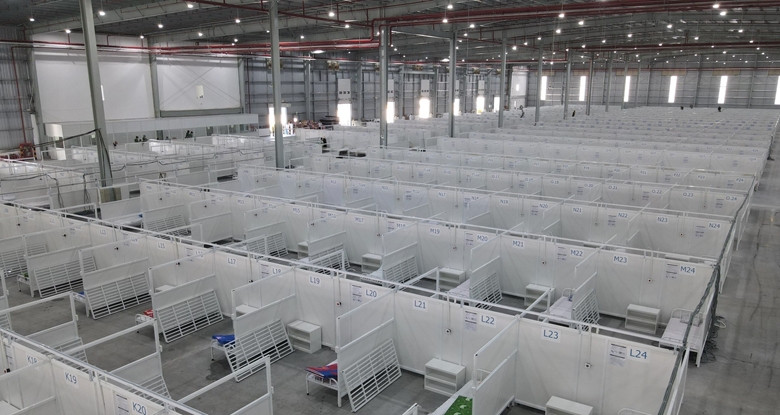 Tháng 8/2021, tỉnh Bình Dương cũng đưa vào hoạt động 2 bệnh viện dã chiến có quy mô 8.300 giường, phục vụ điều trị bệnh nhân COVID-19.