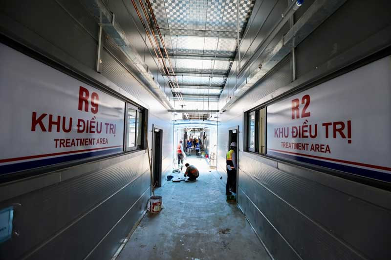 Bệnh viện huy động khoảng 1.000 nhân viên y tế gồm 272 bác sỹ và 680 điều dưỡng để phục vụ bệnh nhân COVID-19.